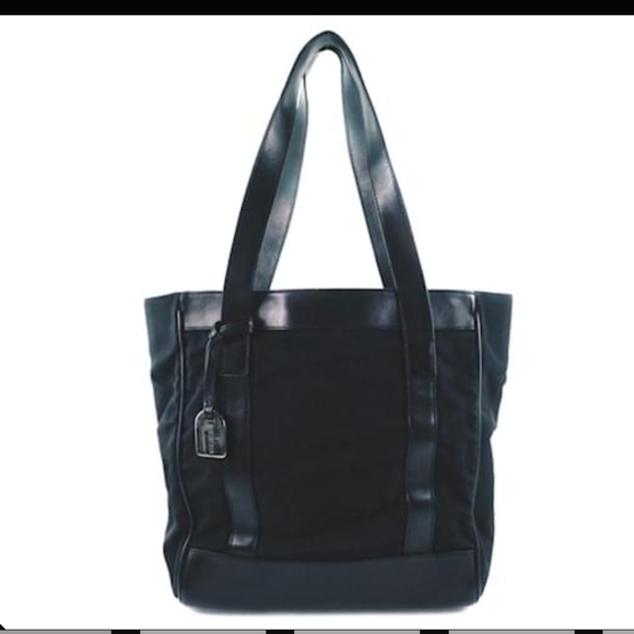 Gucci Handbags - Gucci tote
